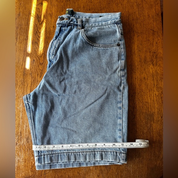 CLUB ROOM - VINTAGE DENIM SHORTS - SIZE 33 MEN/SIZE 12 WOMEN - Picture 8 of 8
